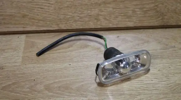 Audi A4 S4 B7 8E 8H Front fender indicator light 8E0949127