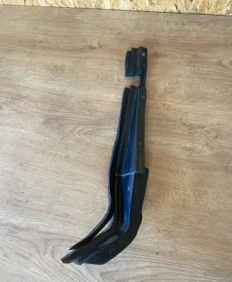 Nissan X-Trail T30 Fender mounting bracket 631308H300