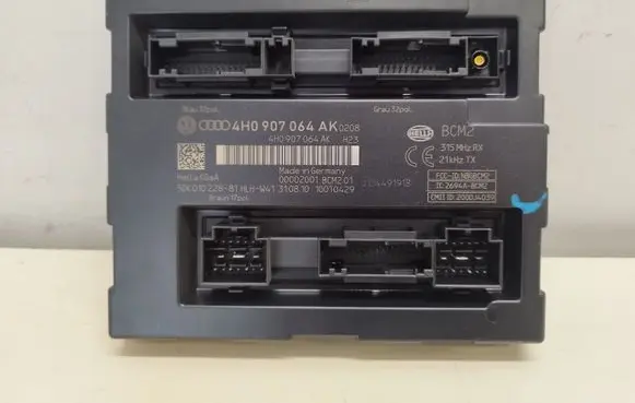 Volkswagen Touareg II Comfort/convenience module 4H0907064AK