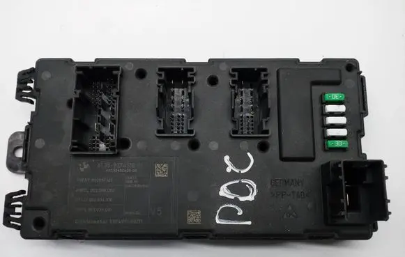BMW 1 F20 F21 Fuse box set 6135937451001 a2c3045042000