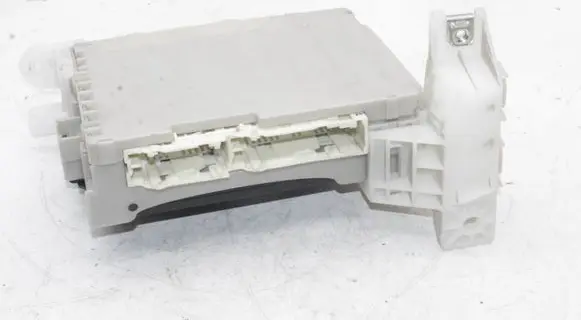 Toyota Prius+ (ZVW40) Central body control module 8922147251