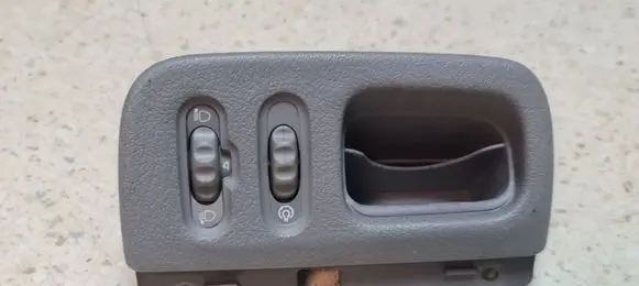 Renault Scenic I Headlight level height control switch 8200171269