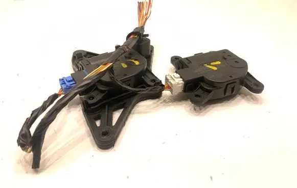 Hyundai i40 Air flap motor/actuator H400730890