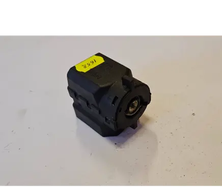 BMW 5 E39 Ignition lock contact 8363706