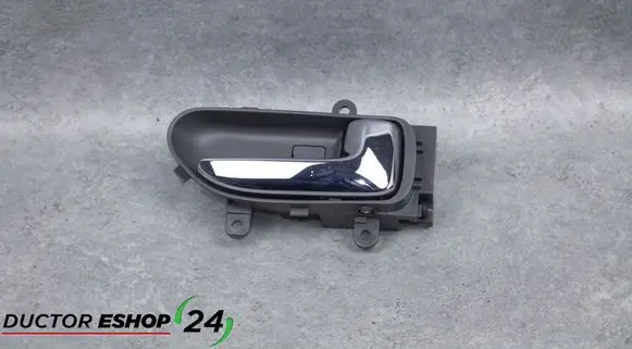Nissan X-Trail T31 Front door interior handle