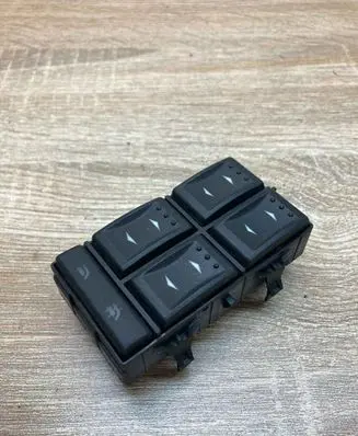 Ford Mondeo Mk III Electric window control switch 1S7T14A132BD