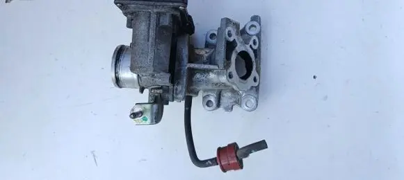 Toyota Auris E180 Throttle valve 26100