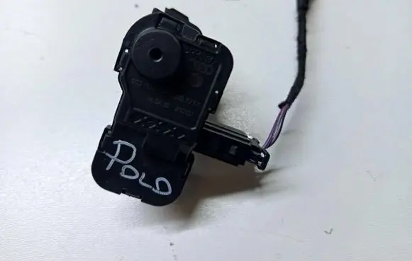 Volkswagen Polo VI Fuel tank cap lock 7P0810773F
