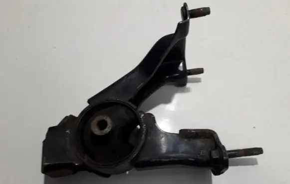 Toyota Corolla Verso E121 Engine mount bracket