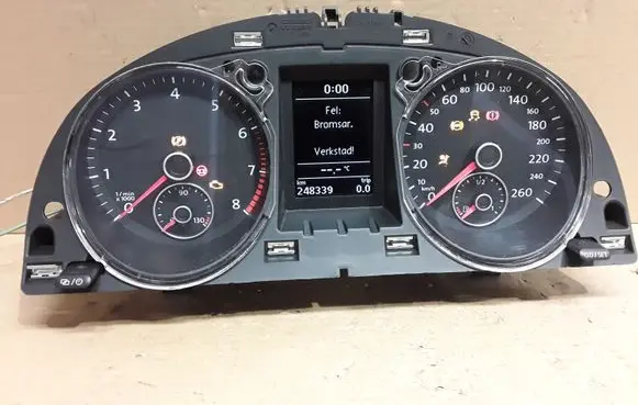 Volkswagen PASSAT B7 Speedometer (instrument cluster) 3AA920870N