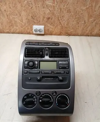 Toyota Avensis T220 Radio/CD/DVD/GPS head unit 8611005010