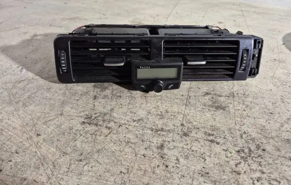 Audi A6 S6 C5 4B Dash center air vent grill 4B1820951