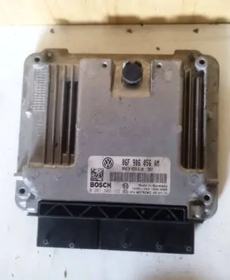 Volkswagen PASSAT B6 Engine control unit/module 06F906056AM 0261S02132