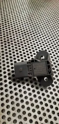 Volkswagen Transporter - Caravelle T5 Air pressure sensor 03C906051F 0261230235