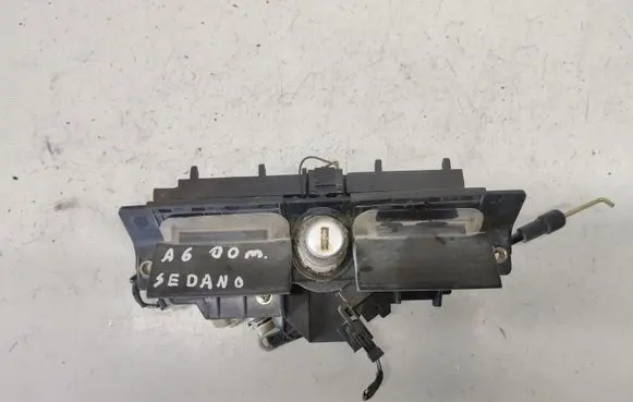 Audi A6 S6 C5 4B Tailgate/trunk/boot lock/catch/latch