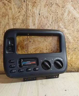 Chrysler Voyager Climate control unit P04677917AB 0539