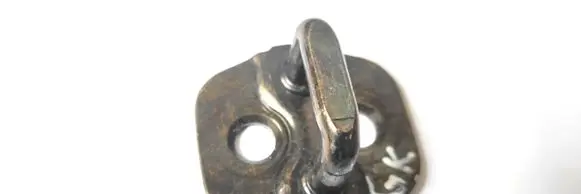 Nissan Note (E11) Rear door lock loop/hook striker 