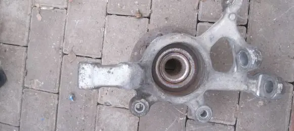 Mercedes-Benz CLS C218 X218 Front wheel hub 21807