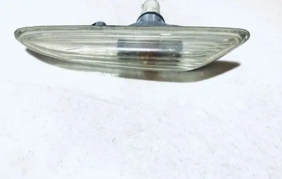 BMW 3 E46 Front fender indicator light 69113715 6911371-5