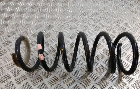 Nissan Navara D23 Rear coil spring