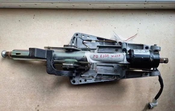 Mercedes-Benz E C207 W207 Steering rack mechanical part A2044604516 PP204460310Q02 PP204462206