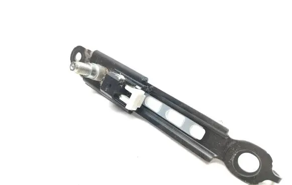 Toyota Land Cruiser (J150) Seat belt adjustment rail E563001 0506