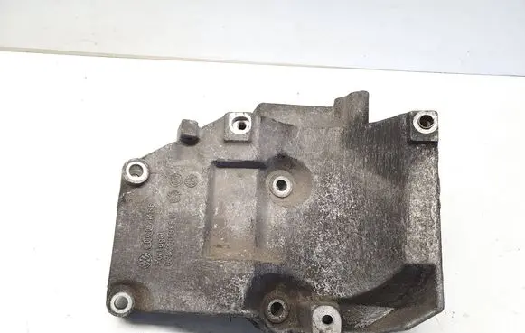 Volkswagen PASSAT B5.5 Generator/alternator bracket 038260885C