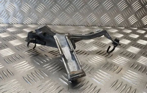 Nissan X-Trail T31 Gearbox mounting bracket 