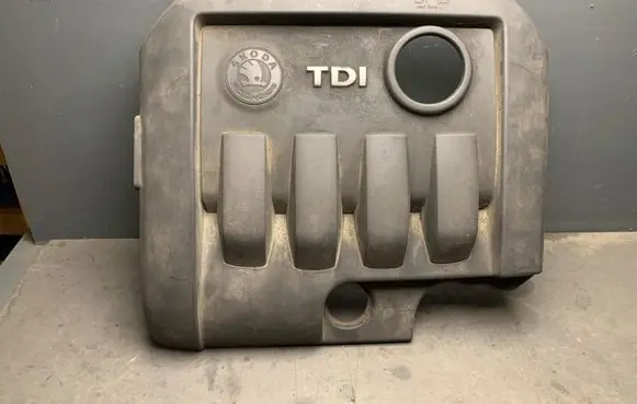 Skoda Octavia Mk2 (1Z) Engine cover (trim) 03G103925AC SLW03G103925AD