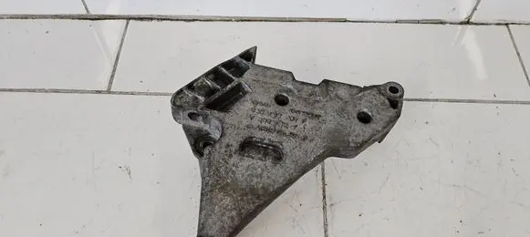 Volkswagen Touran I Engine mounting bracket 03G199207F V200KT571 A15190030