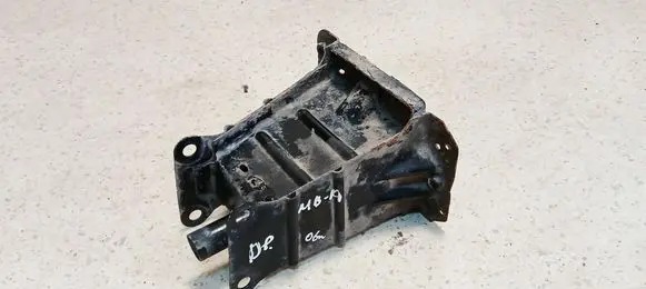 Mercedes-Benz A W169 Front bumper shock/impact absorber 130500220 04W305845