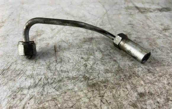 Nissan Navara D40 Fuel injector supply line/pipe 