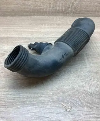 Volkswagen Golf III Air intake duct part 037906240 WITHPLUG