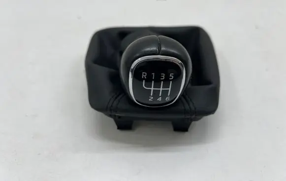 Skoda Octavia Mk4 Gear lever shifter trim leather/knob 5E8711113D