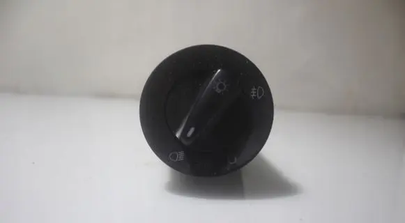 Skoda Fabia Mk2 (5J) Light switch