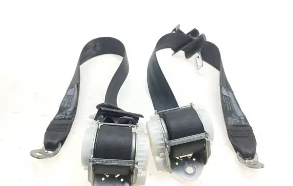 Volkswagen Eos Rear seatbelt 1Q0857806 33053606 1Q0857805