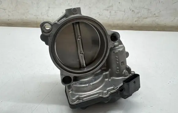 BMW 3 G20 G21 Throttle valve 8667415