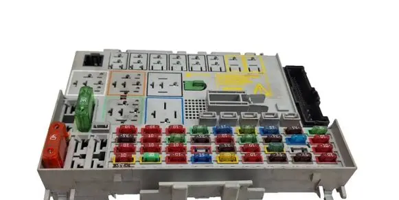 Opel Zafira A Fuse box set 24412497