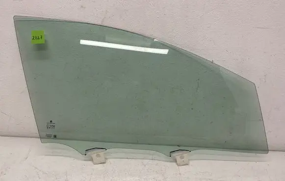 Skoda Enyaq iV Front door window glass four-door 5LA845022