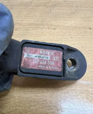 Peugeot 607 Air pressure sensor 0261230058 D8522