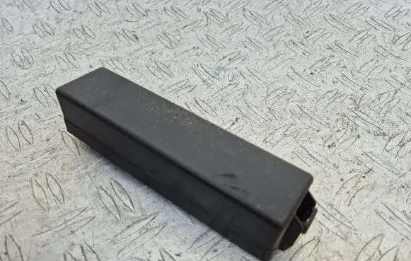 Nissan Juke I F15 Fuse box cover BV80A