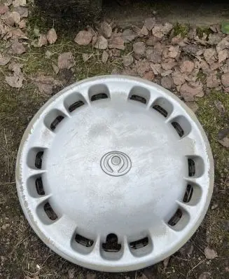 Mazda 323 F R13 wheel hub/cap/trim GA7C37170