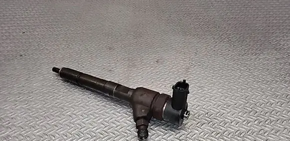 Fuel injector