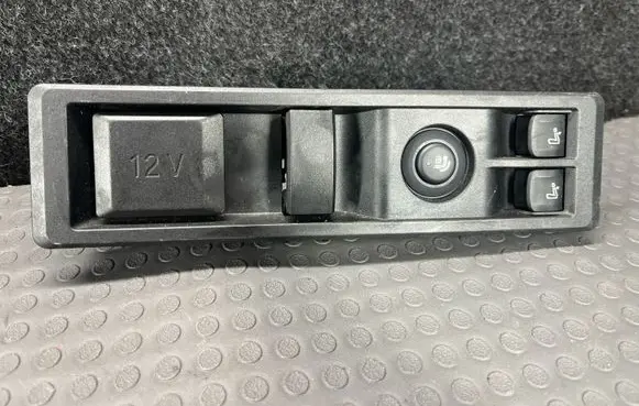 BMW 5 G30 G31 G38 Switch for retractable tow bar 9272858