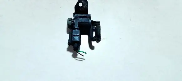 Audi A4 S4 B7 8E 8H Turbo solenoid valve 1K0906283A