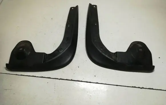 Skoda Octavia Mk2 (1Z) Front mudguard 1Z0821820A 1Z0821819A