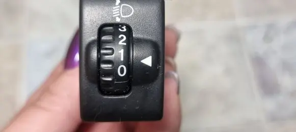 Suzuki Liana Headlight level height control switch 32932074