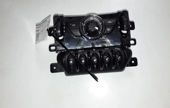 Mini Cooper Countryman R60 Air conditioner control unit module 9813098