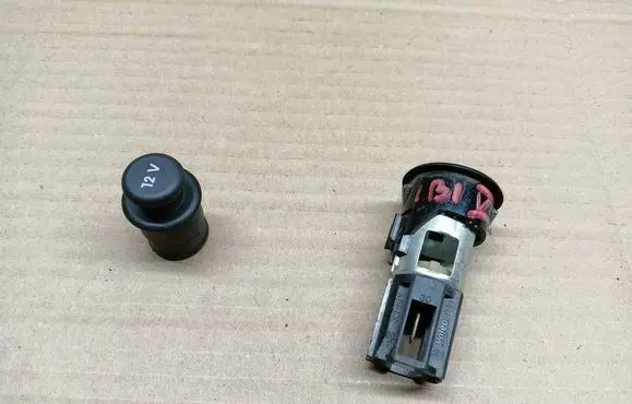 Seat Ibiza V (KJ) 12 V Socket (front) 