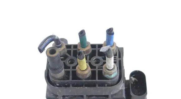 Jeep Grand Cherokee (WK) Air suspension control unit module (rear) 15152400272